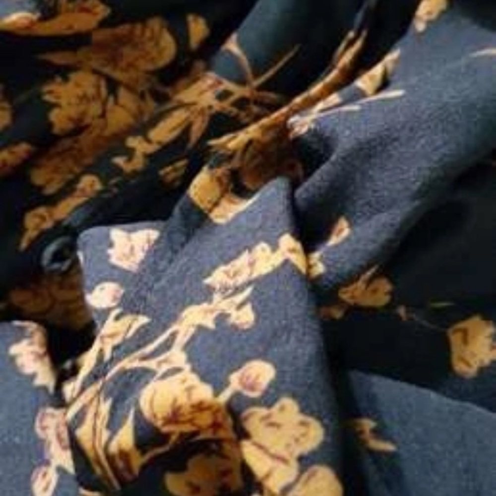 Women’s floral print puff sleeve top - Picture 4 of 5